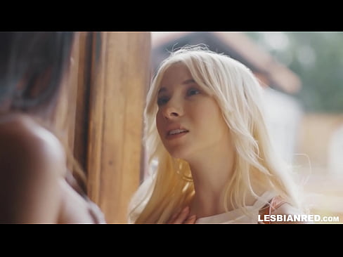 ❤️ Kız birkaç ay sonra eve gelir ve üvey annesinin amını yemeye başlar Porno vk bizde ﹏